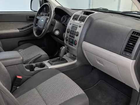 2003 Ford Escape XLT — Interior