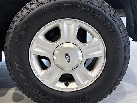 2003 Ford Escape XLT — Wheels