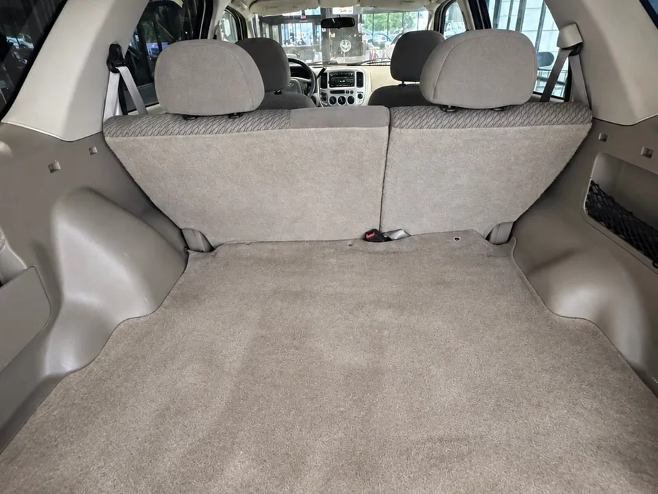 2003 Ford Escape XLT — Interior