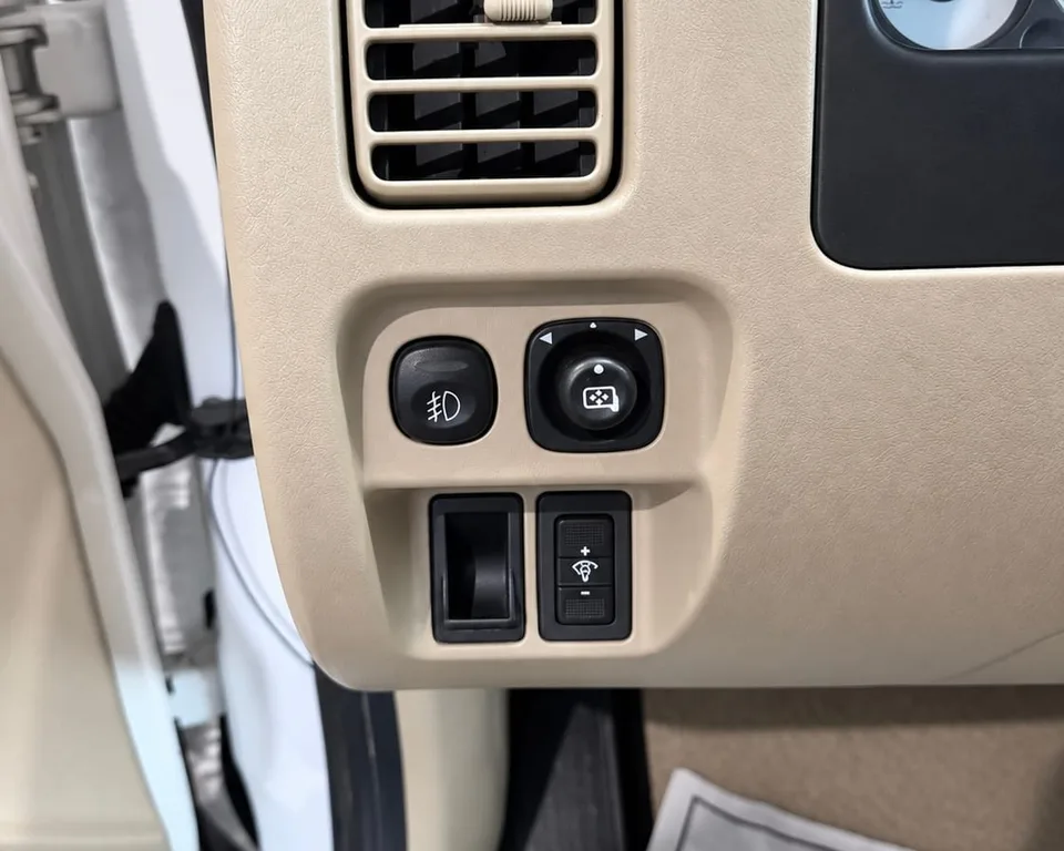 2003 Ford Escape XLT — Interior