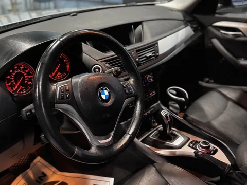 2015 BMW X1 xDrive28i — Interior