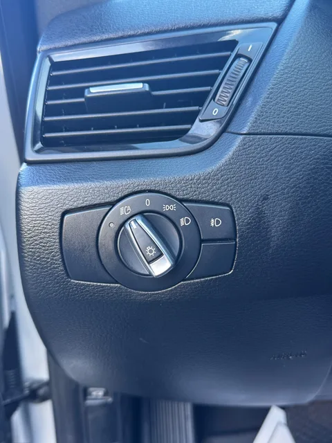 2015 BMW X1 xDrive28i — Interior