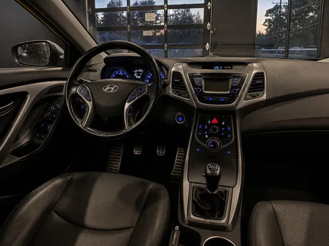 2015 Hyundai Elantra Sport — Interior
