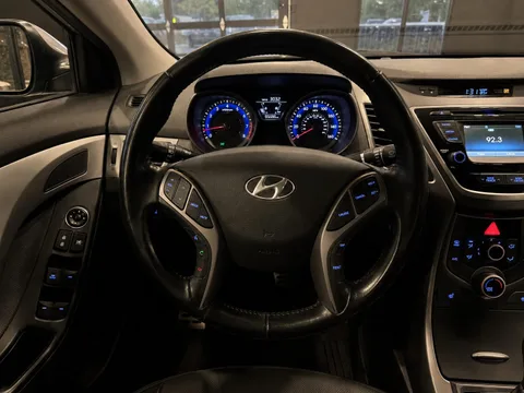 2015 Hyundai Elantra Sport — Interior