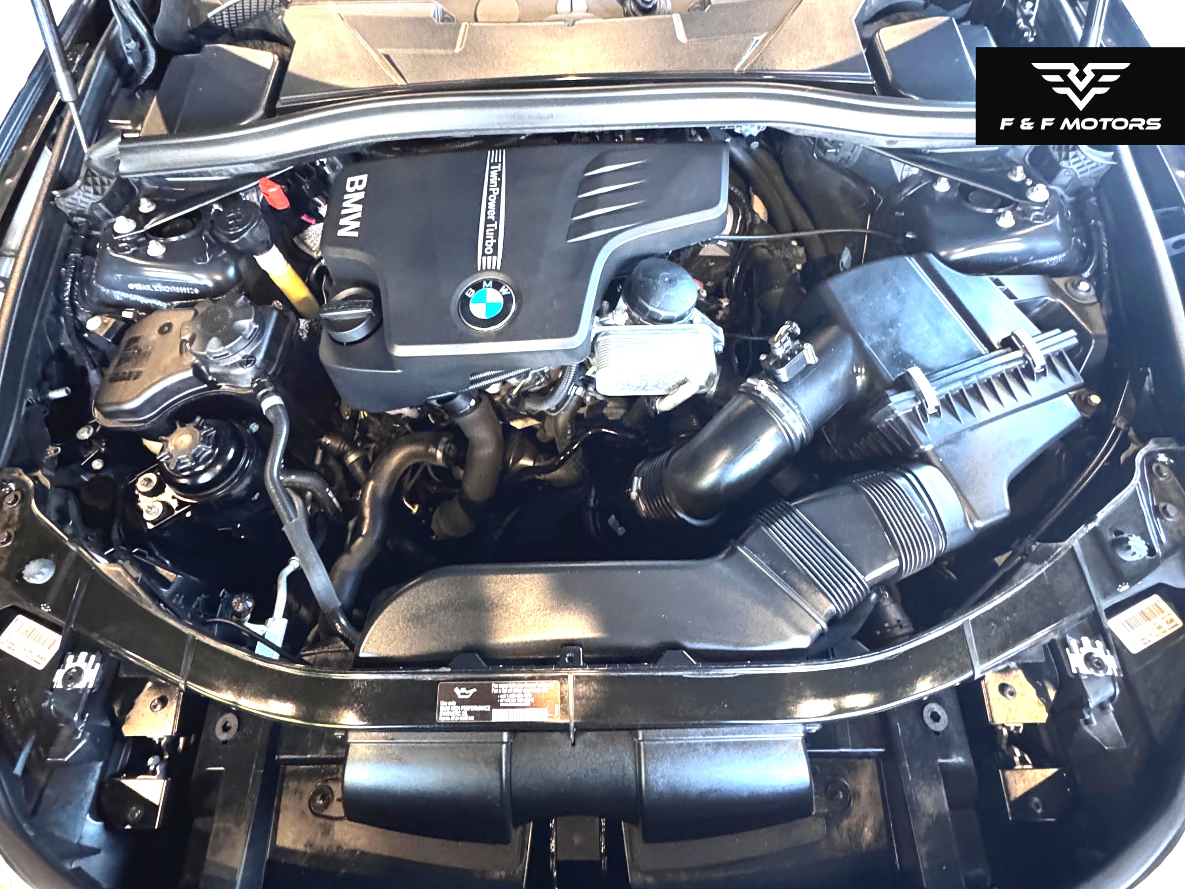 2013 BMW X1 xDrive28i — Engine