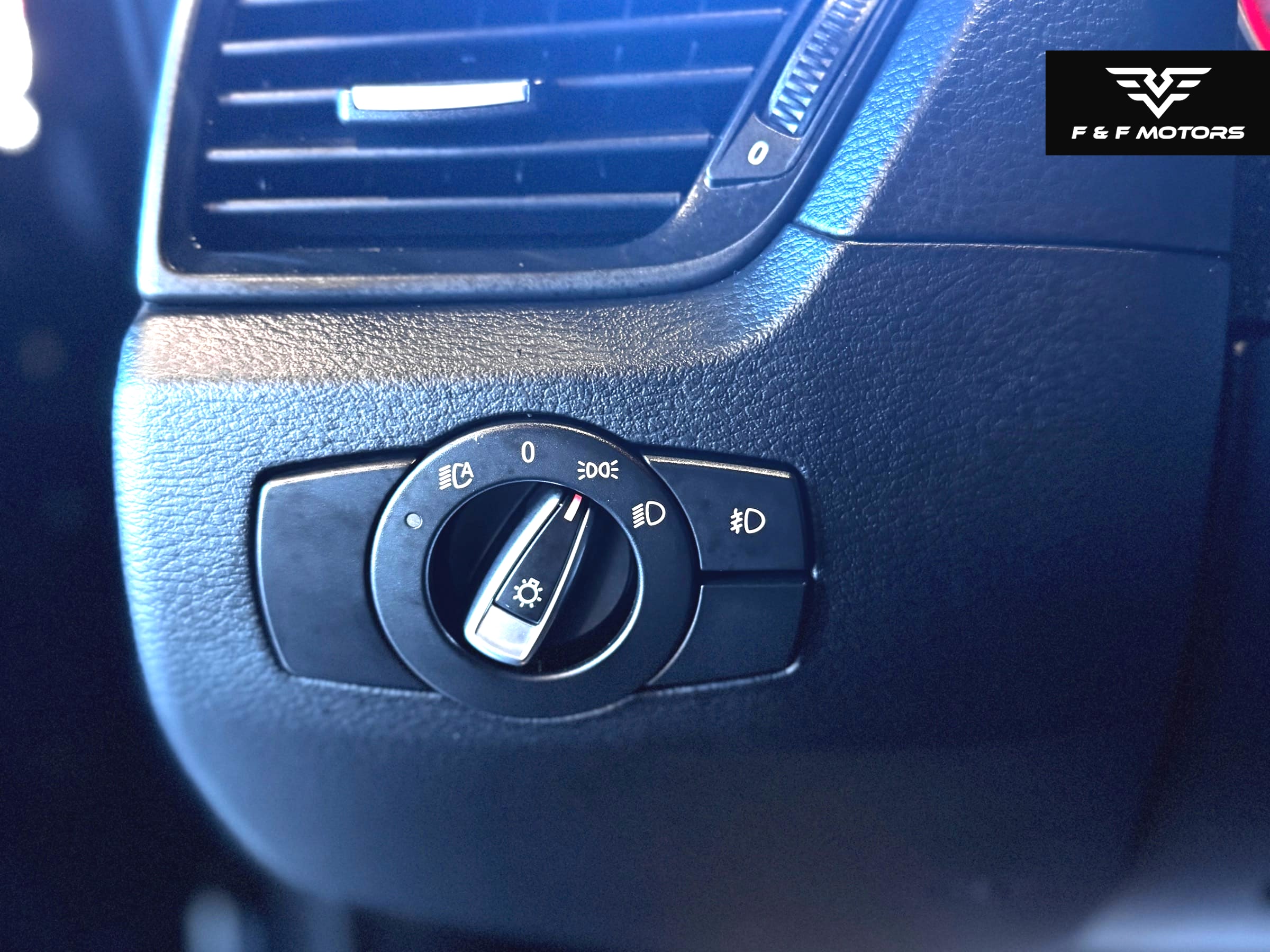 2013 BMW X1 xDrive28i — Interior