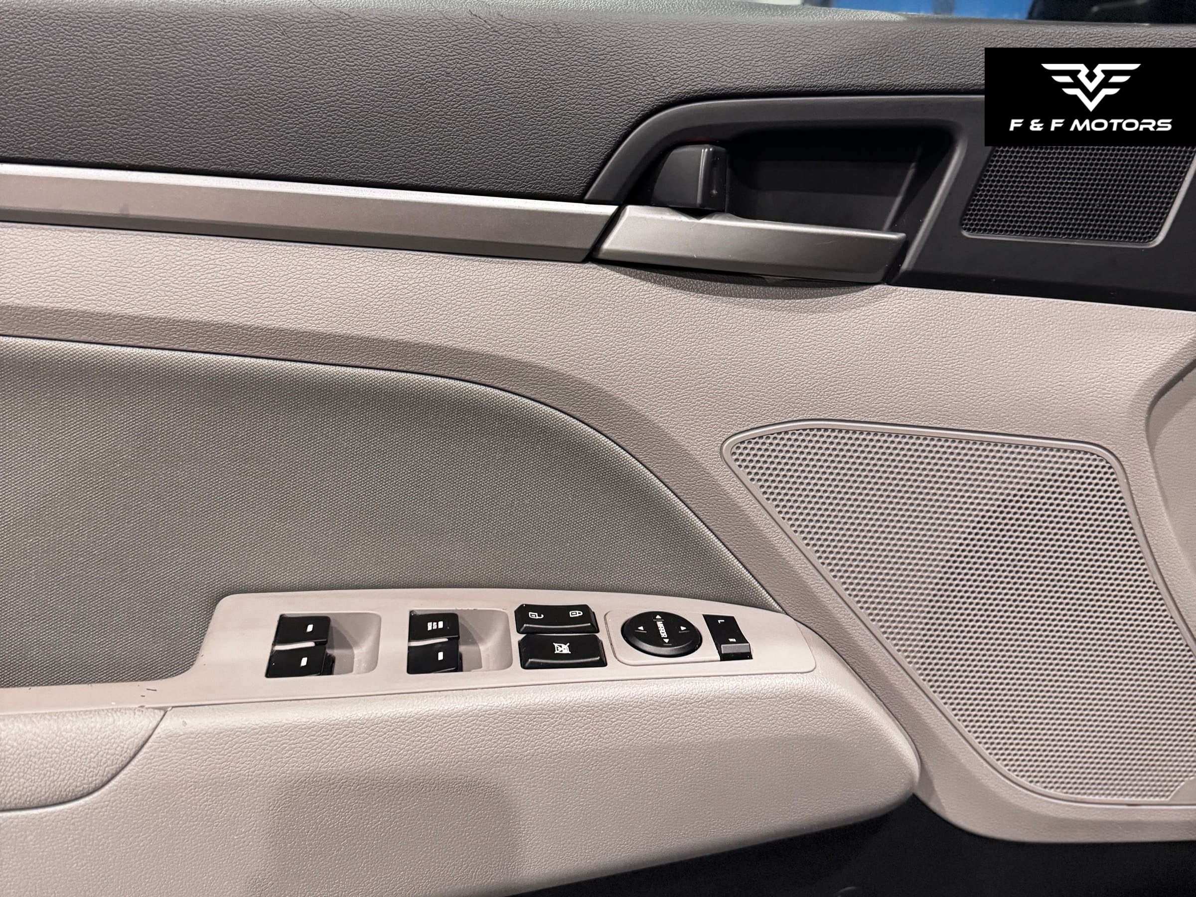 2018 Hyundai Elantra SEL — Interior