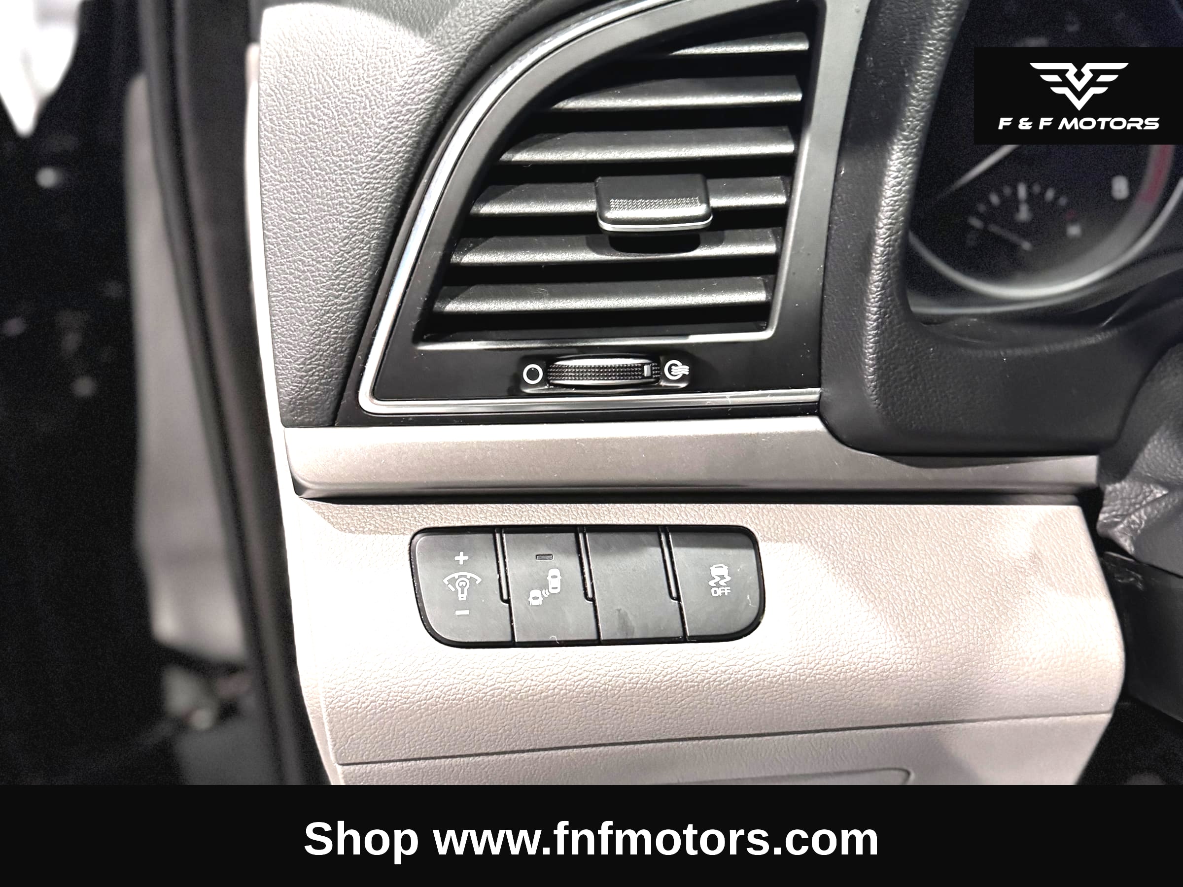 2018 Hyundai Elantra SEL — Interior