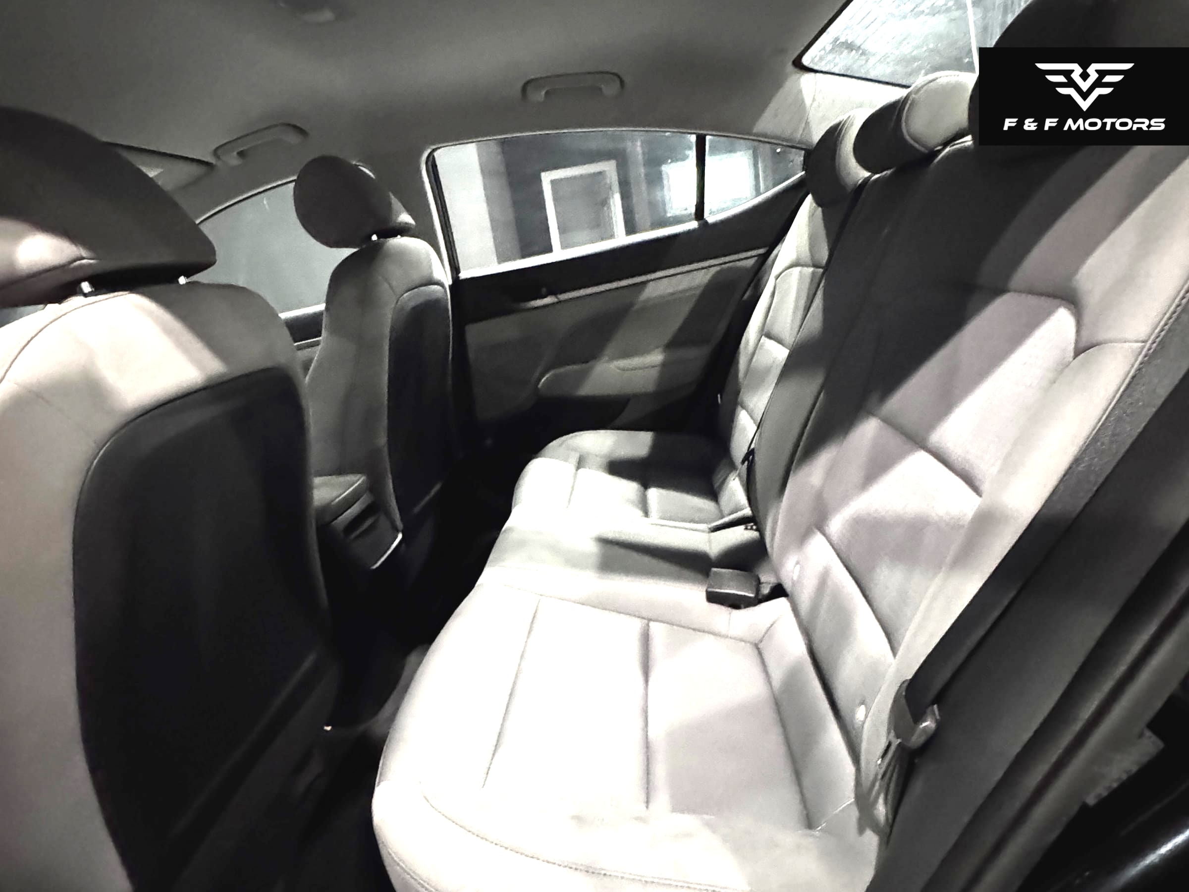 2018 Hyundai Elantra SEL — Interior