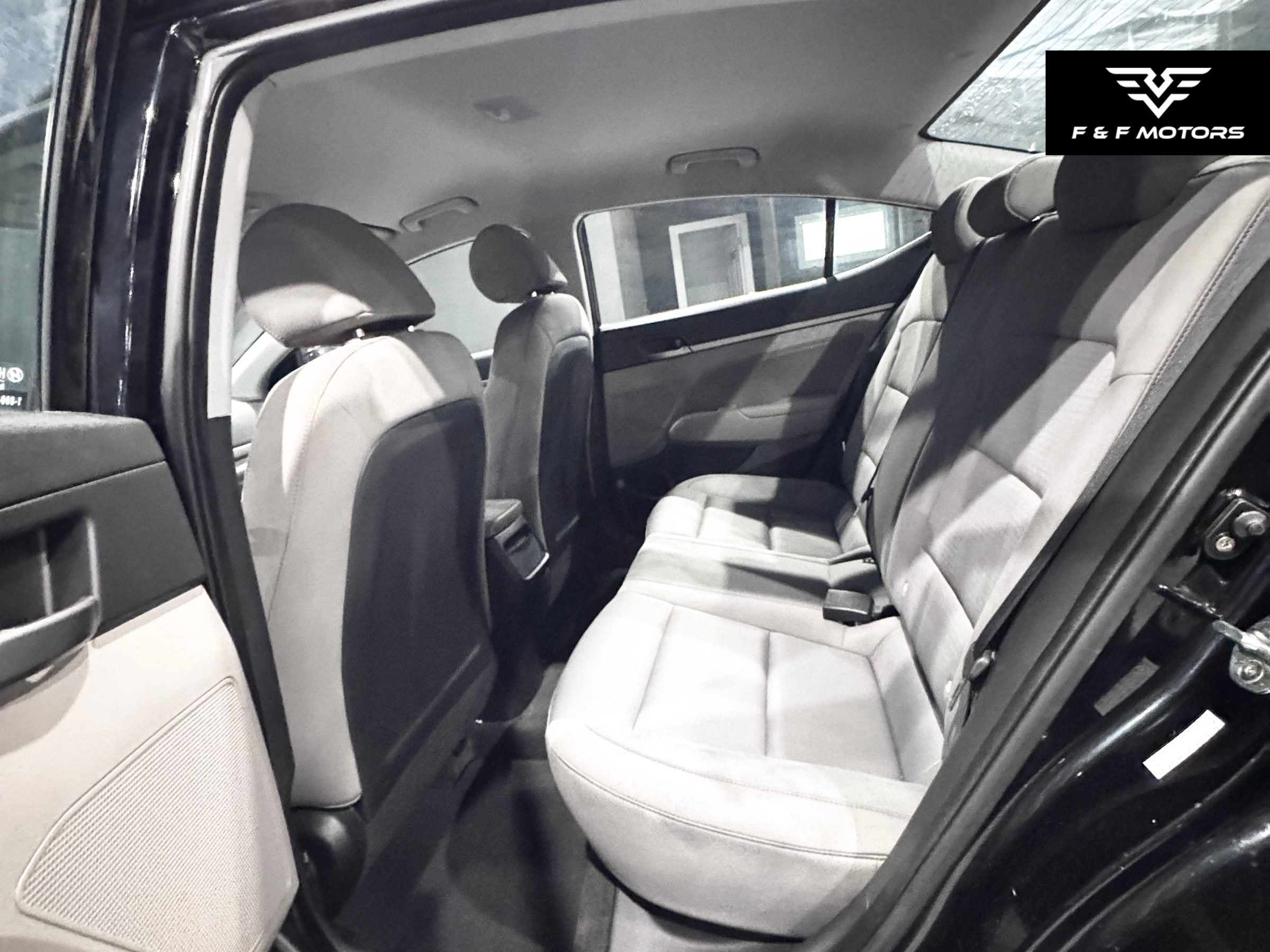 2018 Hyundai Elantra SEL — Interior