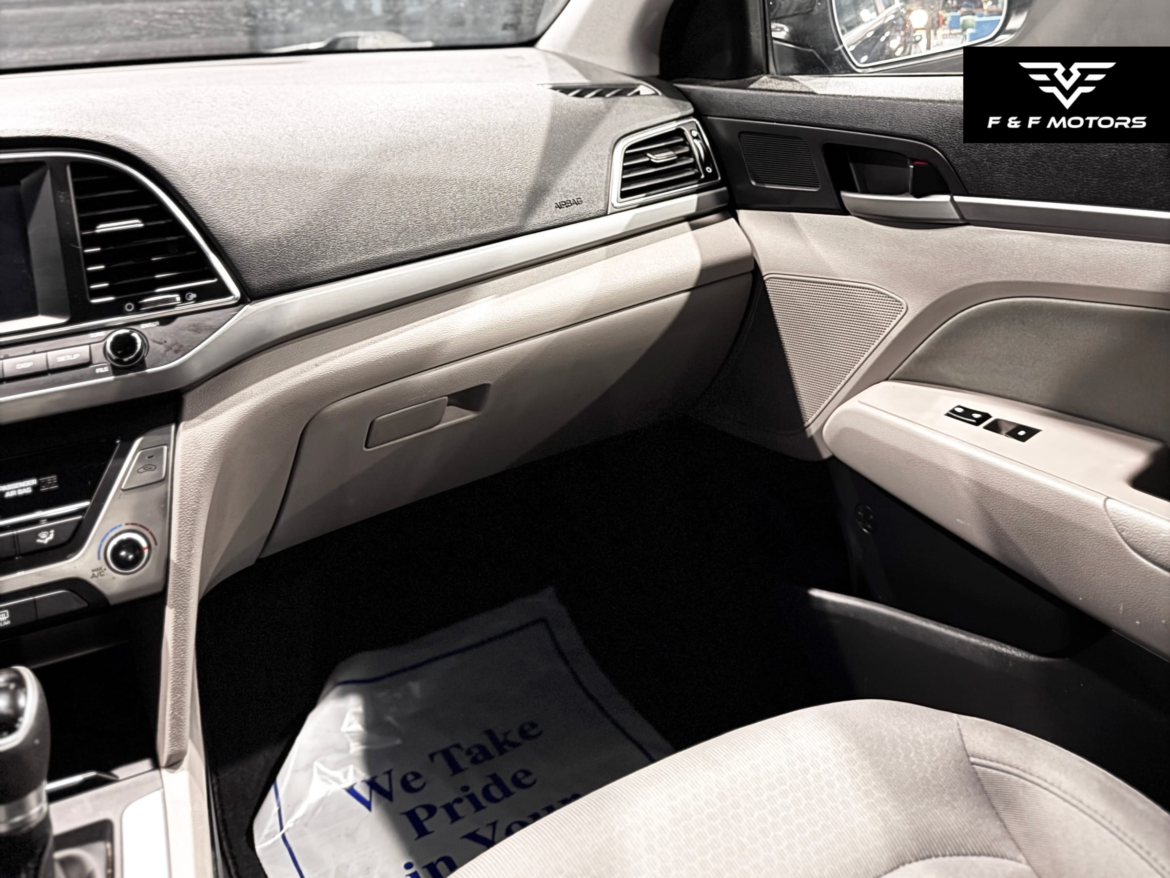2018 Hyundai Elantra SEL — Interior