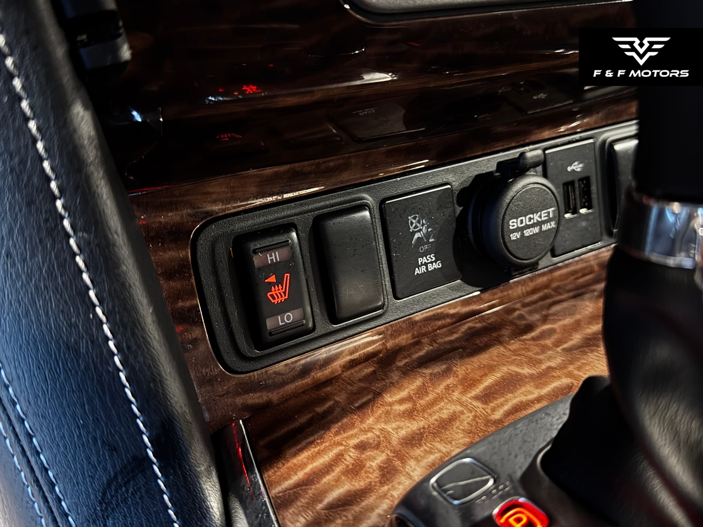 2018 Nissan Armada SL — Interior