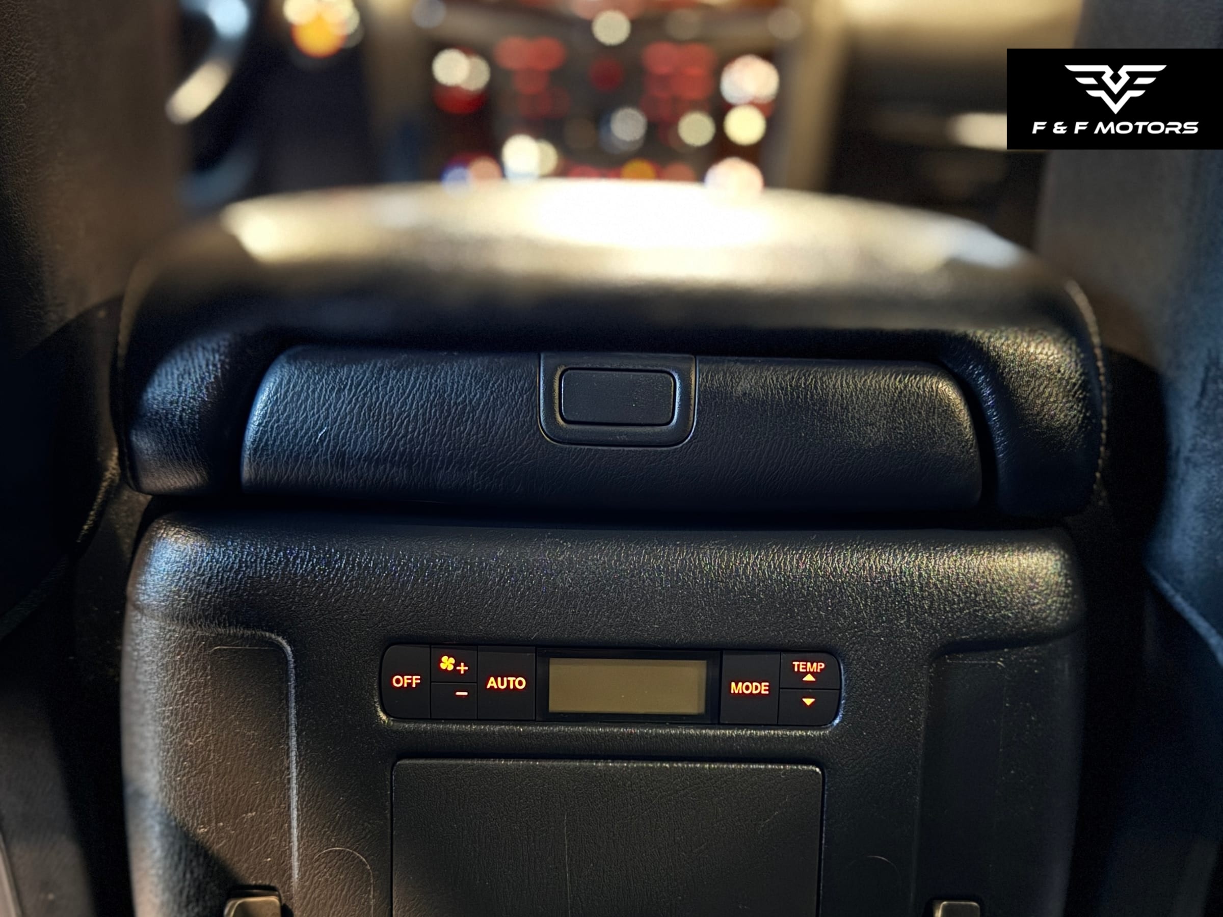 2018 Nissan Armada SL — Interior