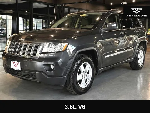 2011 Jeep Grand Cherokee Laredo — Exterior