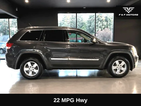 2011 Jeep Grand Cherokee Laredo — Exterior