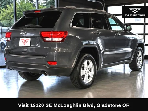 2011 Jeep Grand Cherokee Laredo — Exterior
