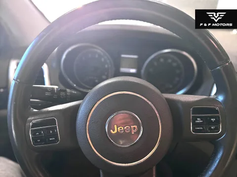 2011 Jeep Grand Cherokee Laredo — Exterior