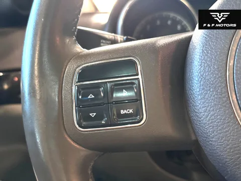 2011 Jeep Grand Cherokee Laredo — Exterior