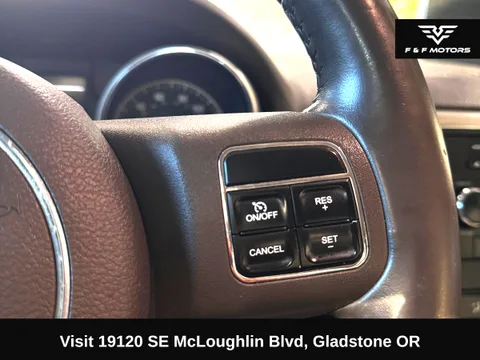 2011 Jeep Grand Cherokee Laredo — Exterior