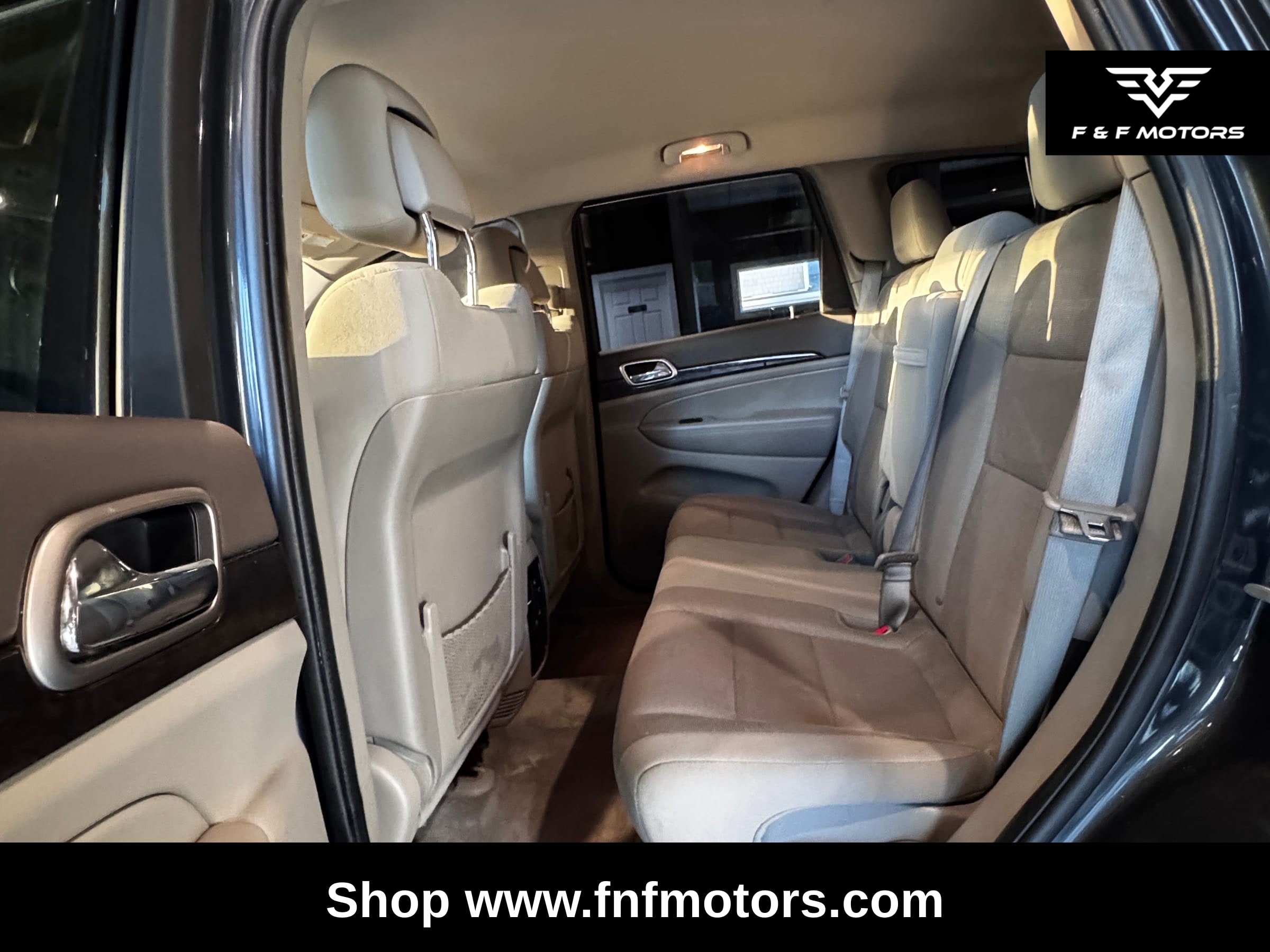 2011 Jeep Grand Cherokee Laredo - Photo 15