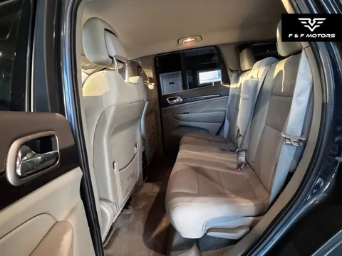 2011 Jeep Grand Cherokee Laredo — Exterior