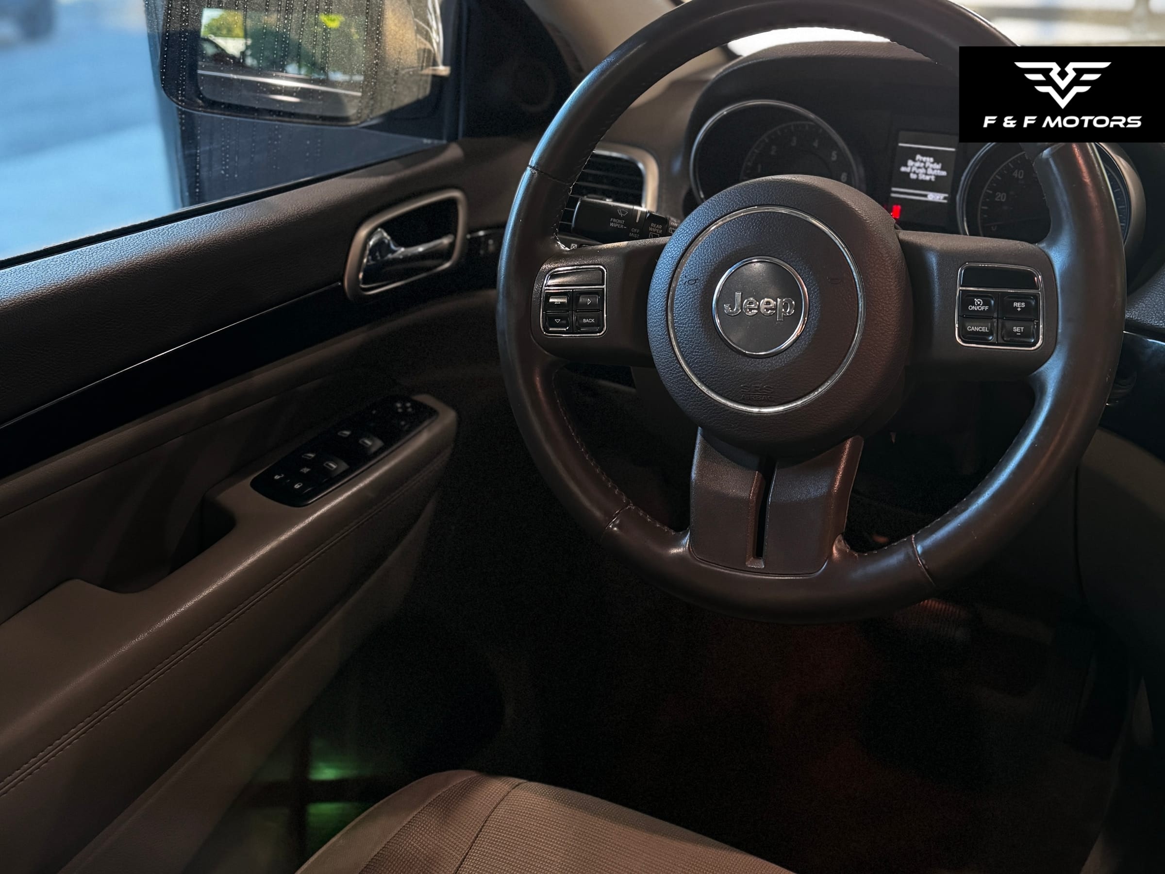 2011 Jeep Grand Cherokee Laredo - Photo 16