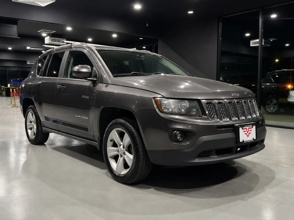 2016 Jeep Compass Latitude — Exterior