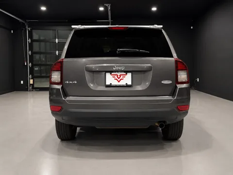 2016 Jeep Compass Latitude photo 4