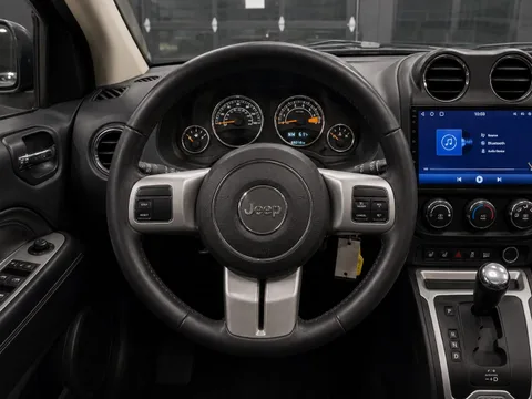 2016 Jeep Compass Latitude — Interior