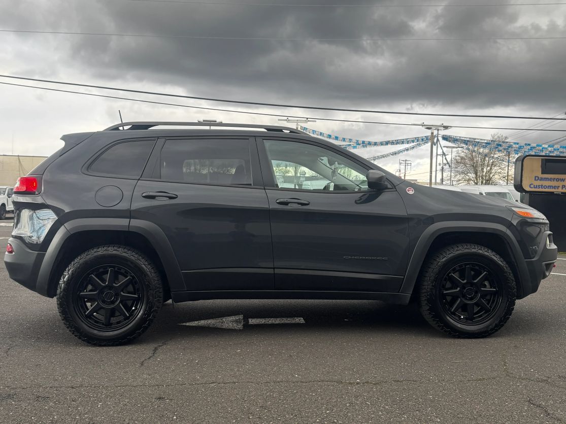 2017 JEEP Cherokee Trailhawk - Photo 3
