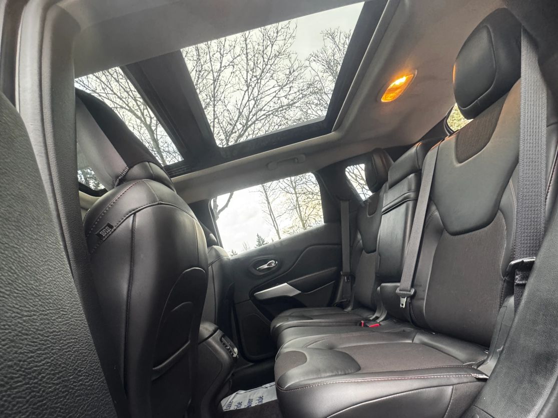 2017 JEEP Cherokee Trailhawk - Photo 13