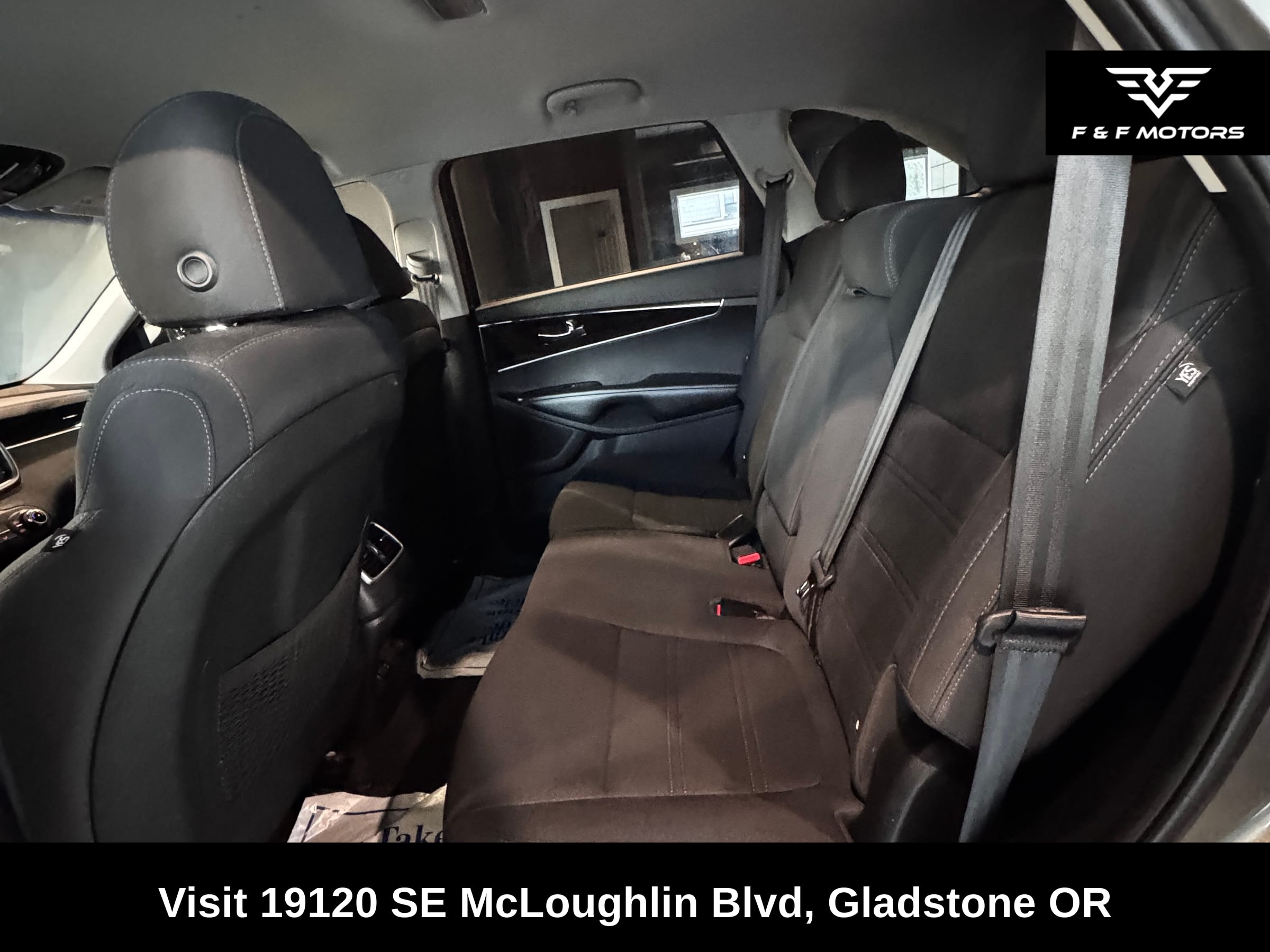 2019 Kia Sorento LX — Interior