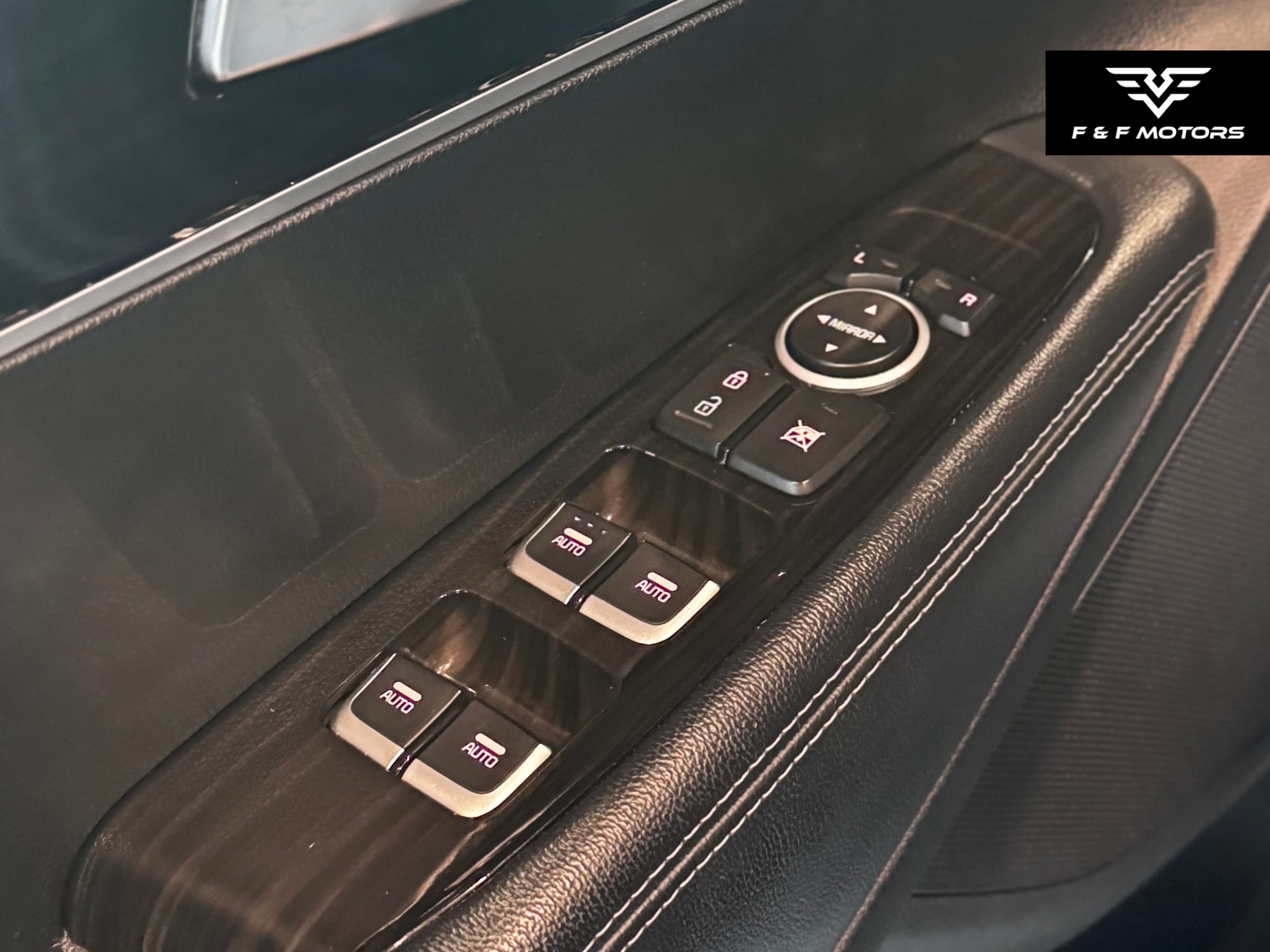 2019 Kia Sorento LX — Interior