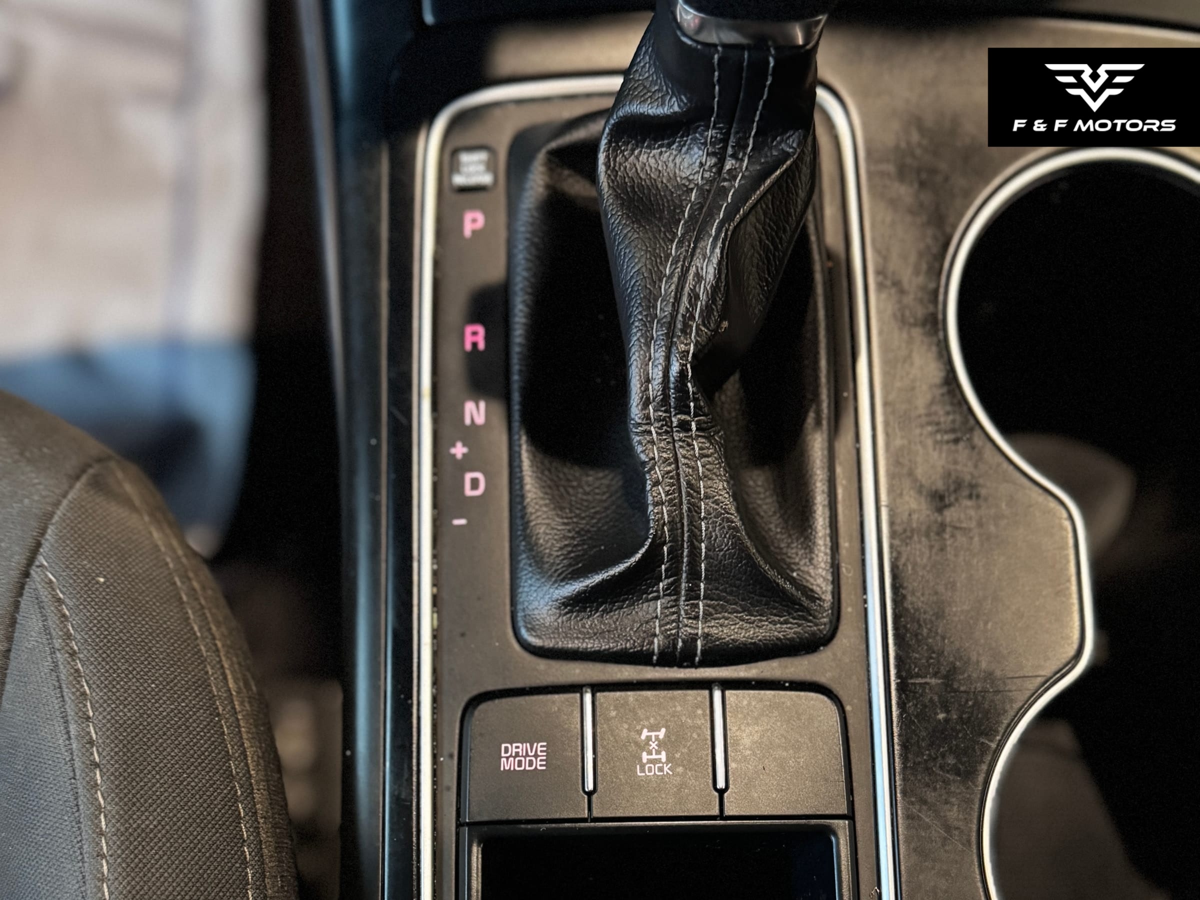 2019 Kia Sorento LX — Interior