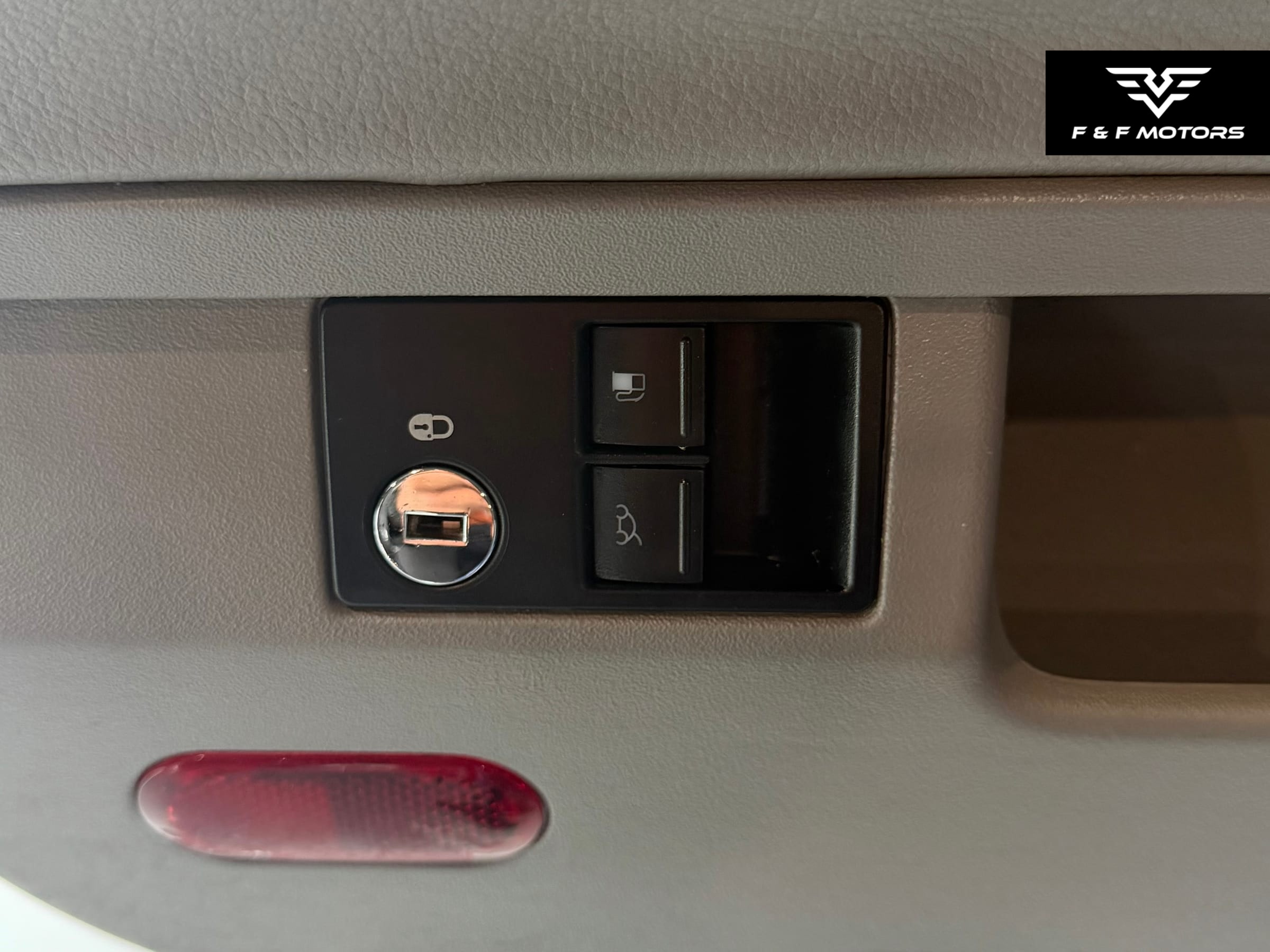 2007 Volkswagen Beetle 2.5 — Interior