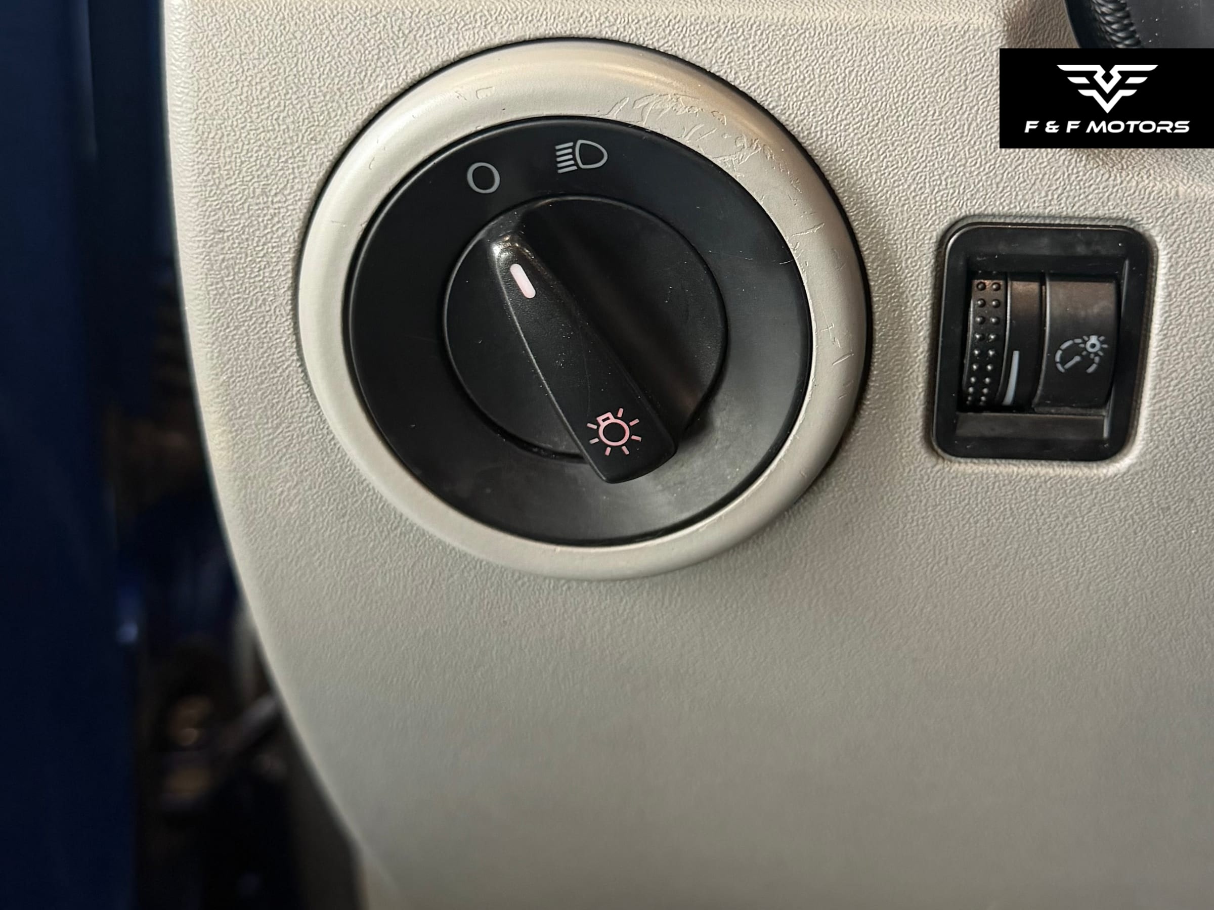2007 Volkswagen Beetle 2.5 — Interior