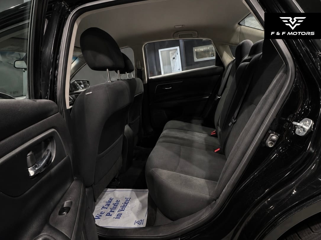 2015 Nissan Altima S — Interior