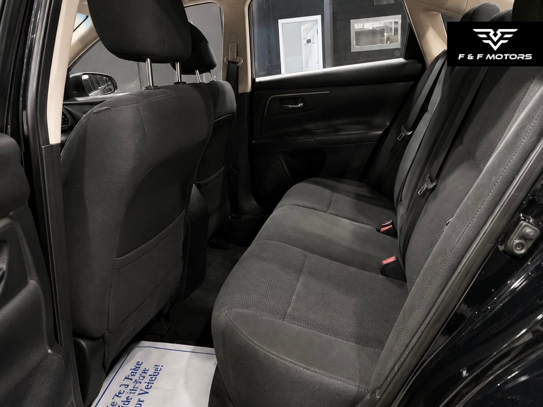 2015 Nissan Altima S — Interior