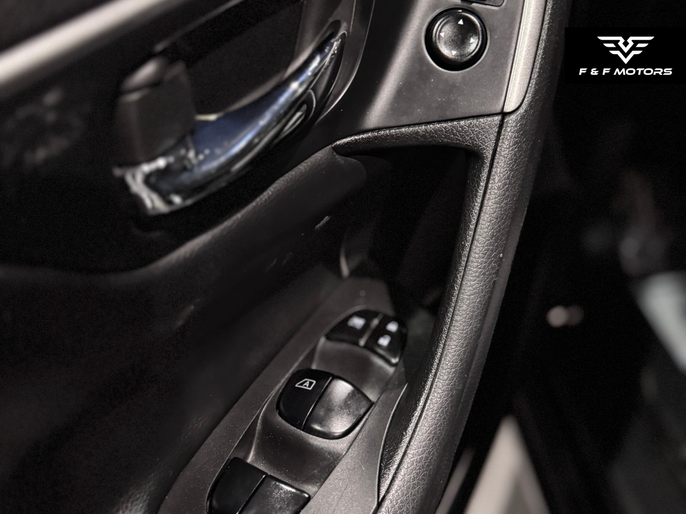 2015 Nissan Altima S — Interior