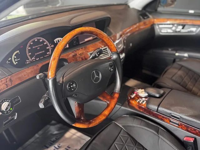 2009 Mercedes-Benz S550 S550 4-MATIC — Interior · Photo 7