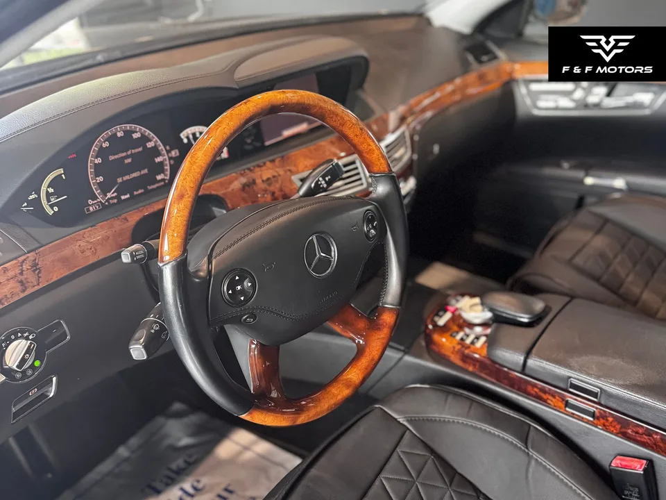 2009 Mercedes-Benz S550 S550 4-MATIC — Interior