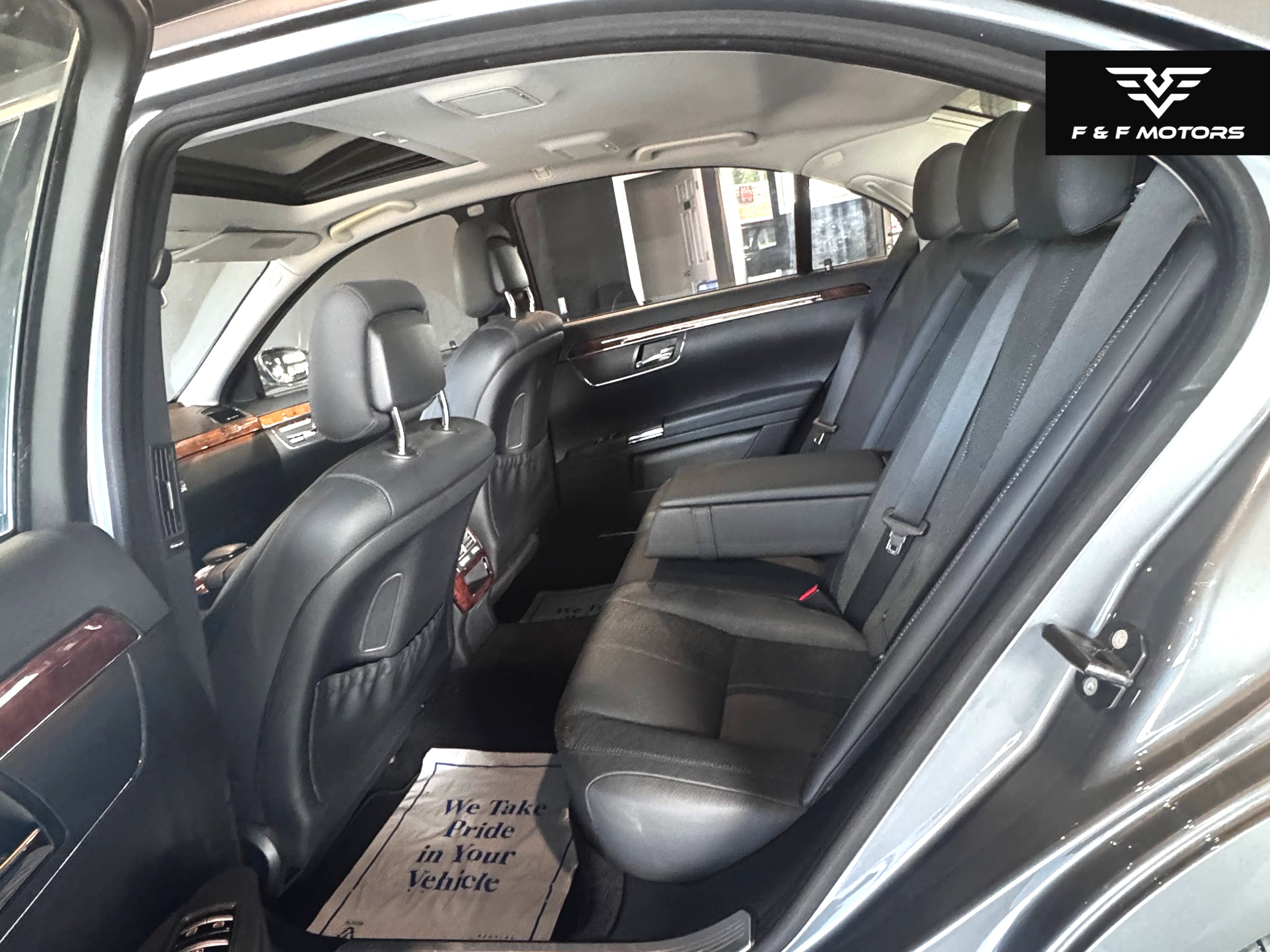 2009 Mercedes-Benz S550 S550 4-MATIC — Interior