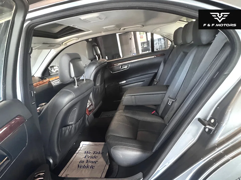 2009 Mercedes-Benz S550 S550 4-MATIC — Interior