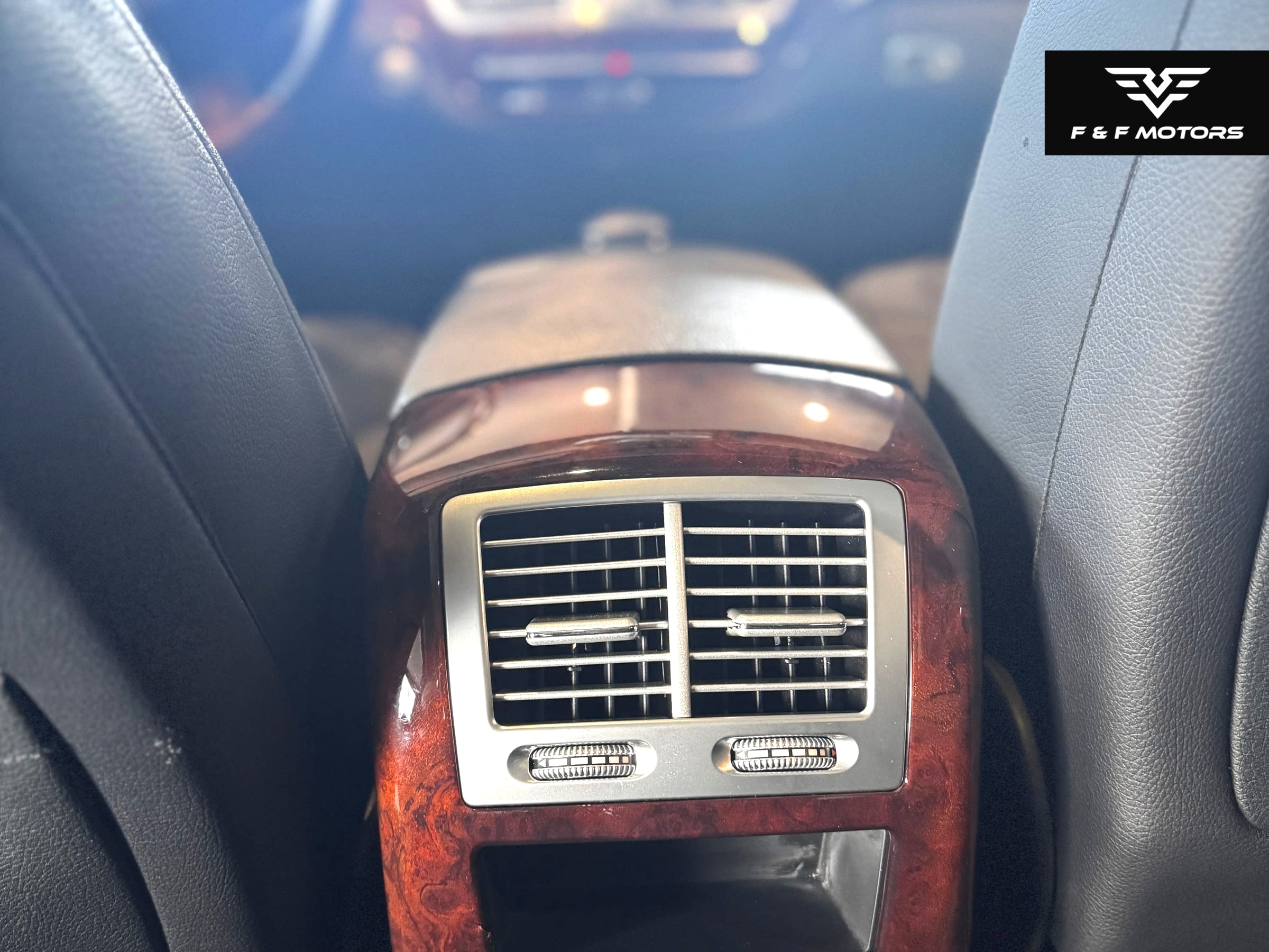2009 Mercedes-Benz S550 S550 4-MATIC — Interior
