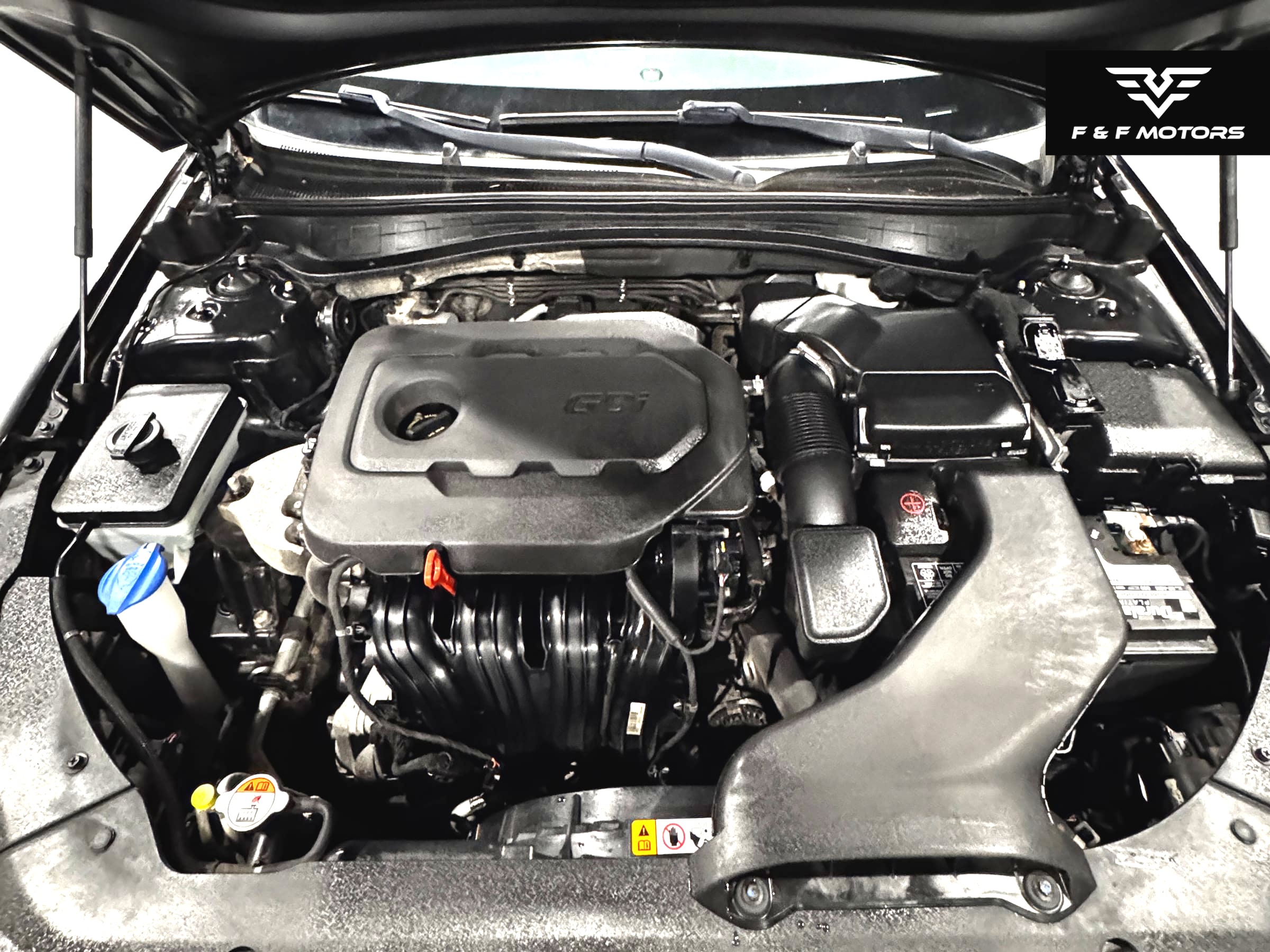 2016 Kia Optima LX — Engine