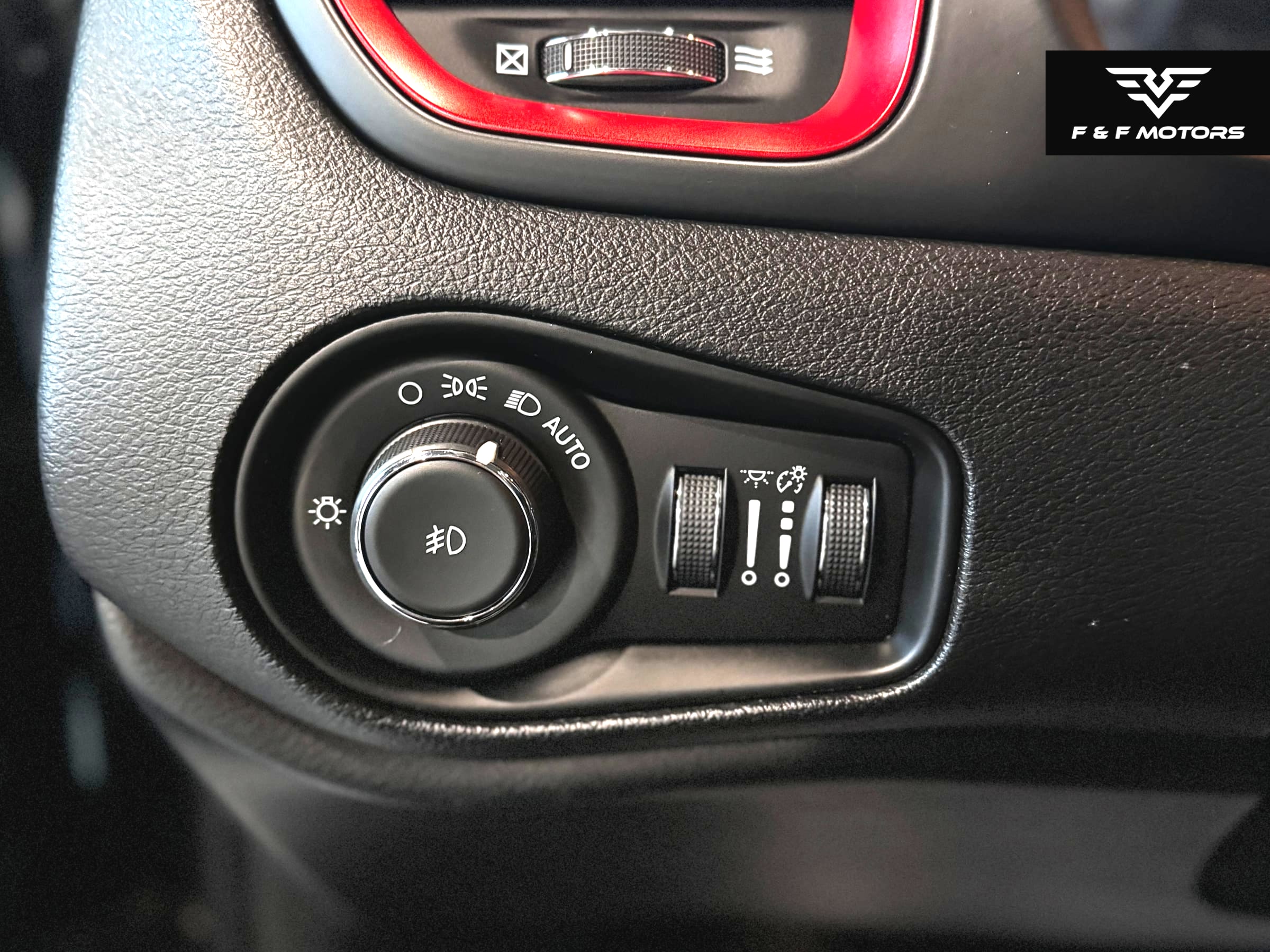 2018 Jeep Renegade Trailhawk photo 18