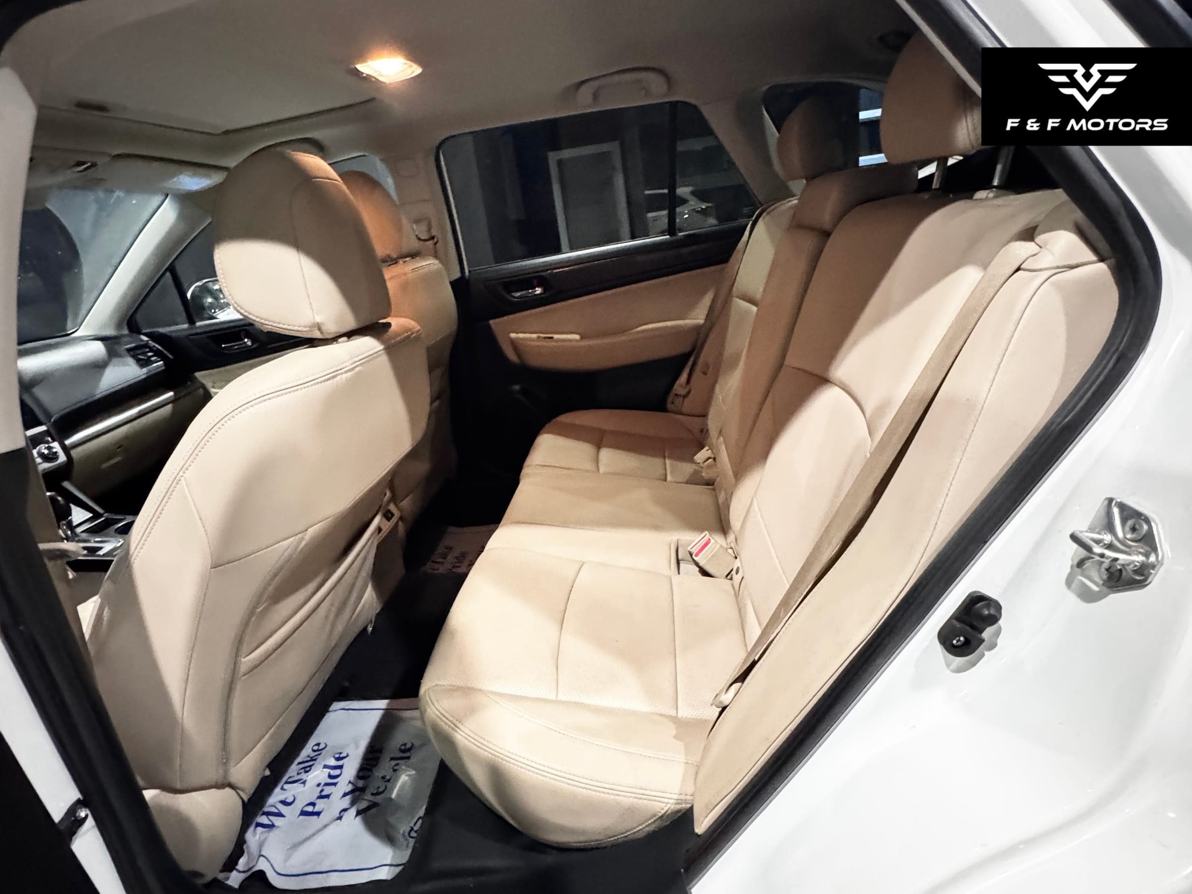 2015 Subaru Outback Limited — Interior