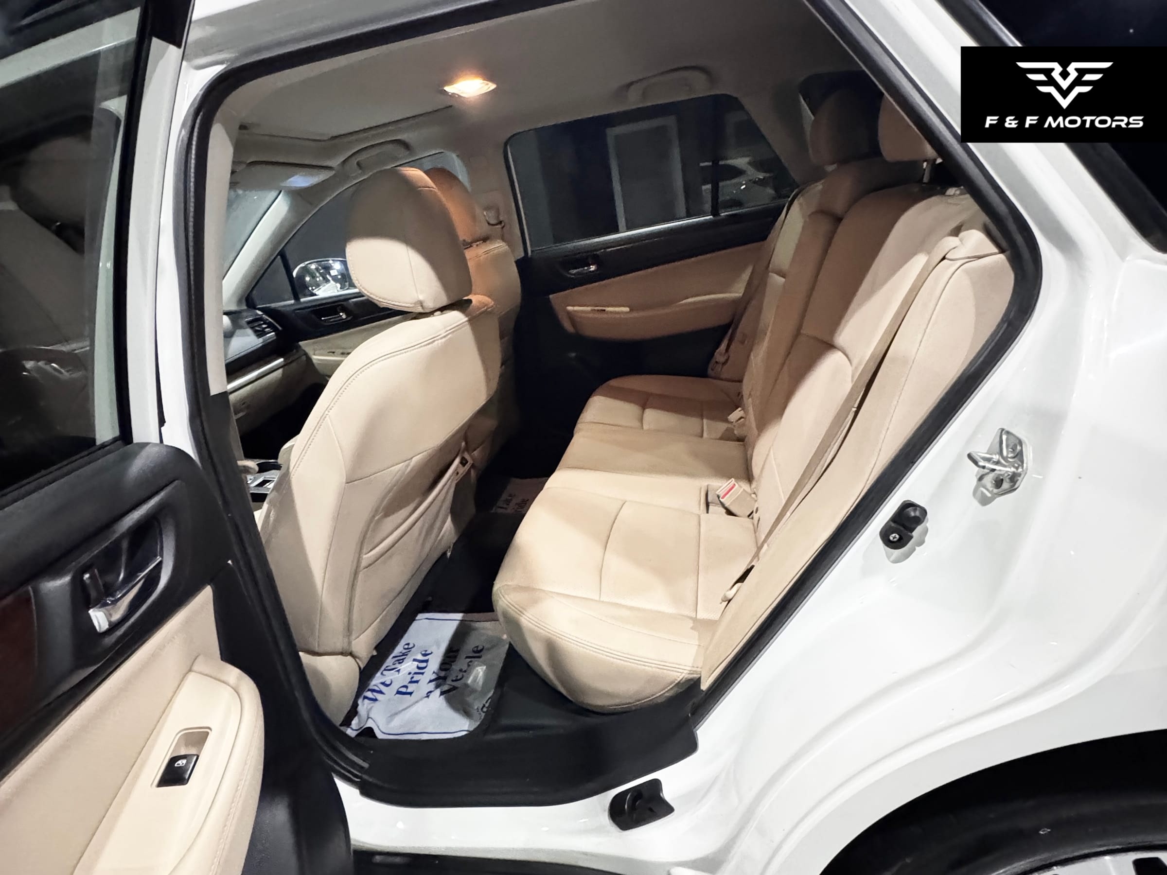 2015 Subaru Outback Limited — Interior