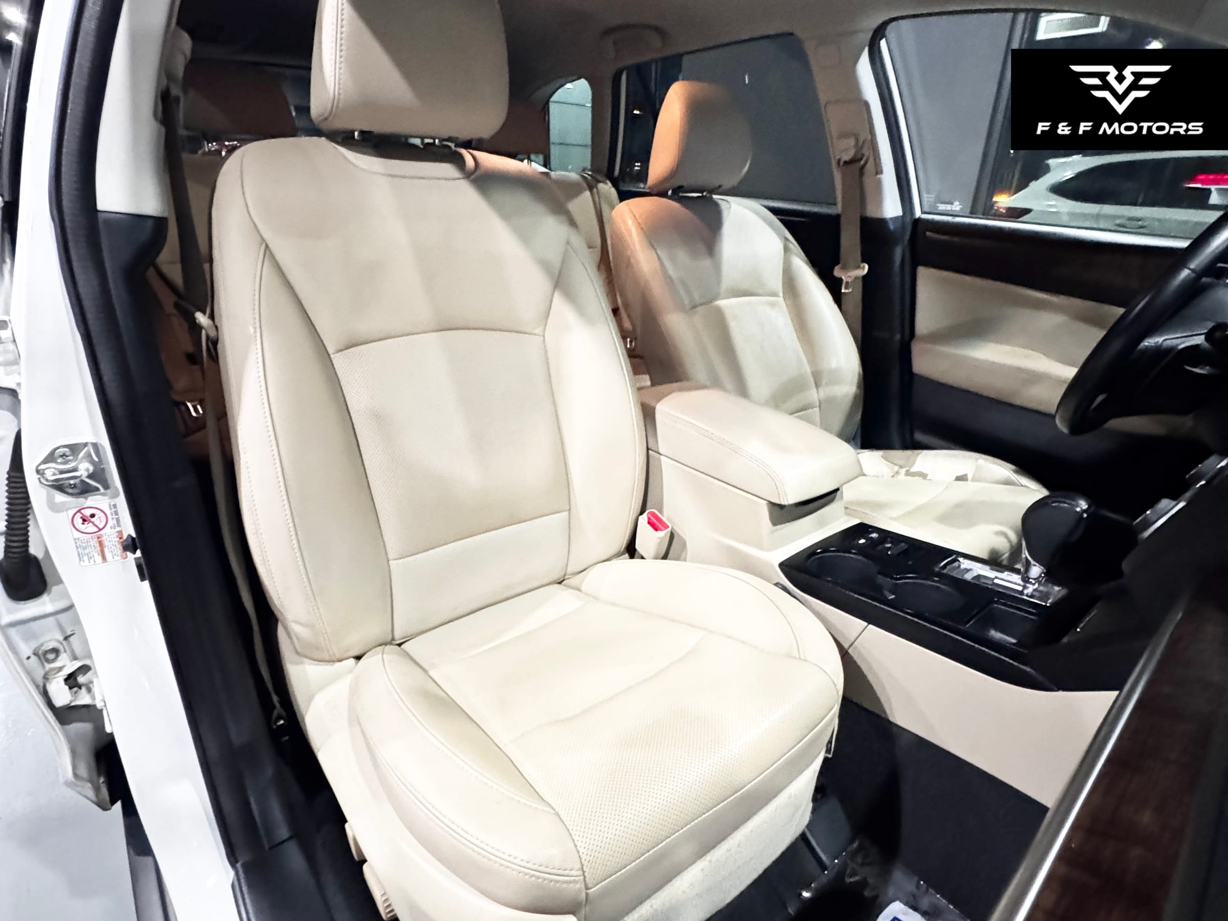 2015 Subaru Outback Limited — Interior