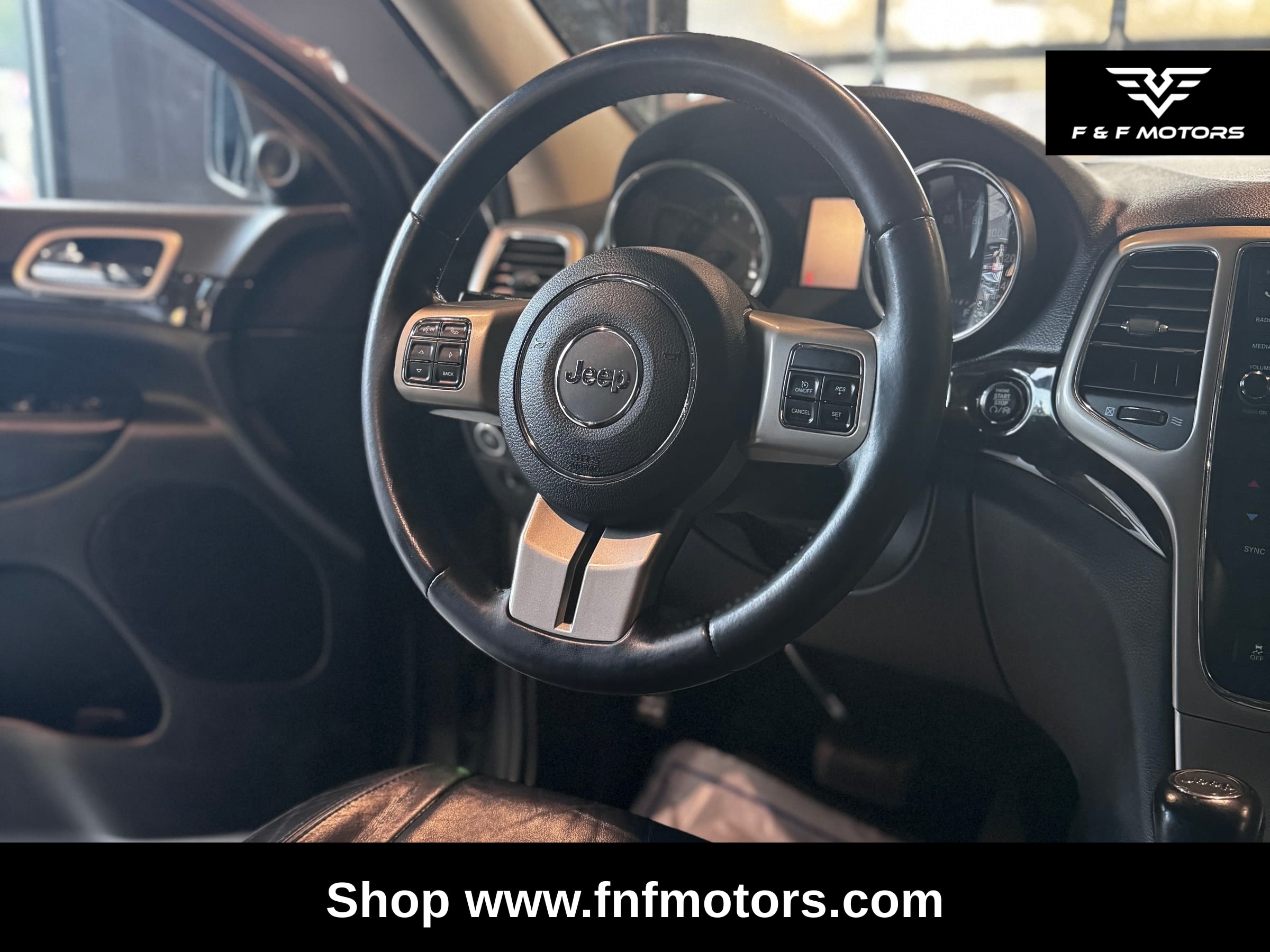2012 Jeep Grand Cherokee Laredo — Interior
